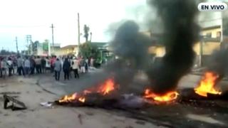 Paro de transportistas: protestantes bloquean Km 1 de la carretera interprovincial Iquitos-Nauta | VIDEO