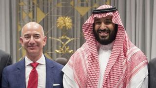 Por qué acusan al príncipe saudita Mohammed bin Salman de haber hackeado el teléfono del multimillonario Jeff Bezos