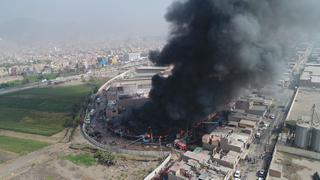 Incendio en Comas: el cielo de Lima Norte cubierto de humo tóxico | FOTOS