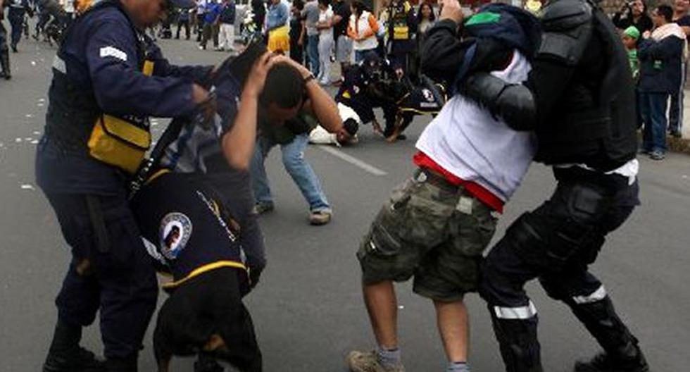 El ministro del Interior advirtió que se cancelará un encuentro futbolístico si existe violencia antes o durante el mismo. (Foto: Andina)