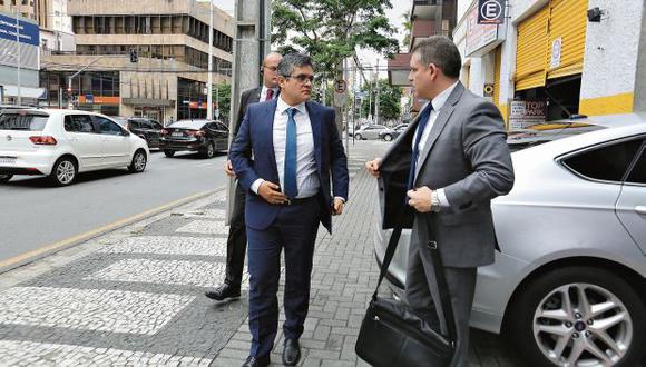 El fiscal José Domingo Pérez interrogó a Marcos de Queiroz Grillo. Estuvo acompañado por el fiscal Rafael Vela, coordinador del equipo especial. (Antonio Álvarez / Enviado Especial de El Comercio)