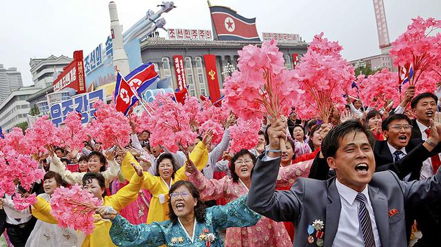 Desfile a la gloria del líder Kim Jong-Un en Corea del Norte - 1