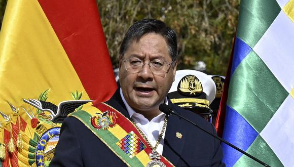 El presidente de Bolivia, Luis Arce, pronuncia un discurso en la plaza Eduardo Avaroa en La Paz el 23 de marzo de 2023. (Foto de AIZAR RALDES / AFP)