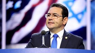 Ordenan devolver fondos por gastos de lujo del presidente de Guatemala