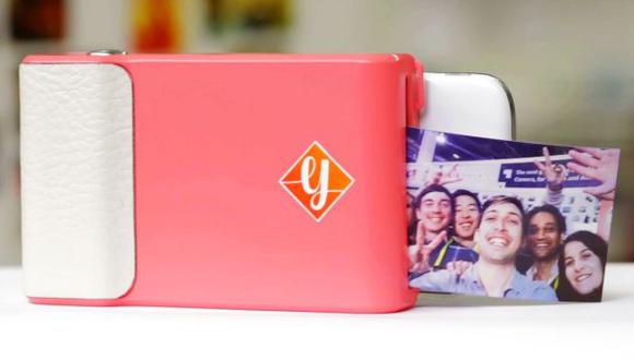 Con esta carcasa para smartphone imprimes fotos como Polaroid