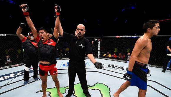 UFC: peruano Enrique Barzola venció a Chris Ávila por decisión