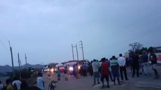 Lambayeque: Ronderos y moradores bloquearon tránsito por varias horas en puente de Olmos