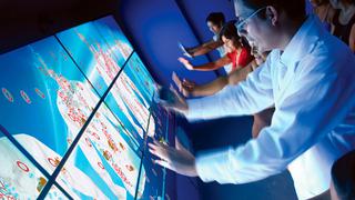 Realidad aumentada: estudiantes de medicina realizan simulaciones con pacientes holográficos