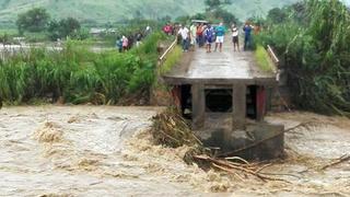 Lambayeque: caudal del río Chancay hace colapsar un puente