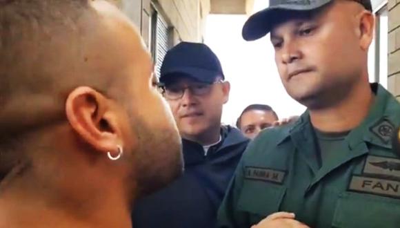 Cantante venezolano Nacho a militares desertores: "Ustedes son unos valientes". (Captura de Video)