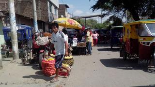 Ambulantes desalojados invaden avenidas adyacentes al mercado
