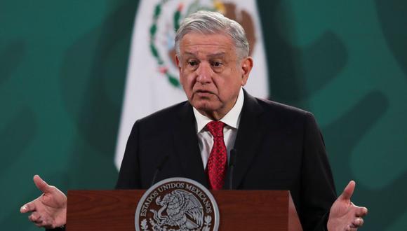 El presidente de México, Andrés Manuel López Obrador (AMLO), hace gestos durante una conferencia de prensa en el Palacio Nacional, en la Ciudad de México, México, el 23 de febrero de 2021.  (REUTERS/Henry Romero).