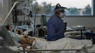¿Cómo la pandemia ha estallado en Argentina?: “Parte de la población le perdió el miedo al virus”
