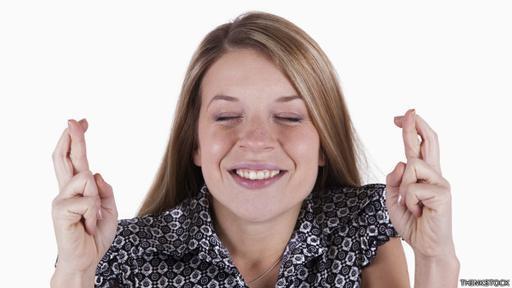 Cruzar los dedos confunde al cerebro y ayuda a reducir dolor - 1