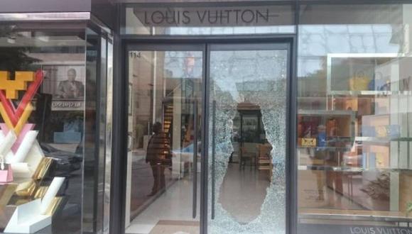 VÍDEO: Robo por alunizaje en la tienda Louis Vuitton del paseo de