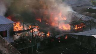 Iquitos: una menor resultó herida y 8 viviendas fueron consumidas por incendio