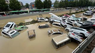 China: cifra de muertos por históricas inundaciones se dispara a 300