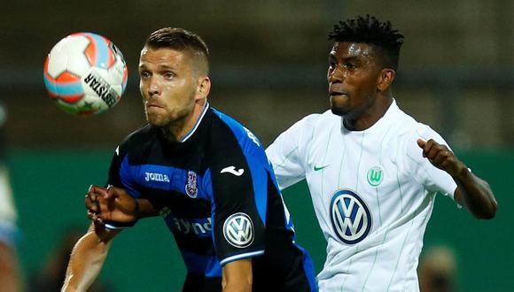 A inicios de año, Wolfsburgo decidió ceder a Carlos Ascues al FBC Melgar. El defensor peruano gozó de oportunidades. Ahora espera volver con ansias a Alemania. (Foto: Reuters)