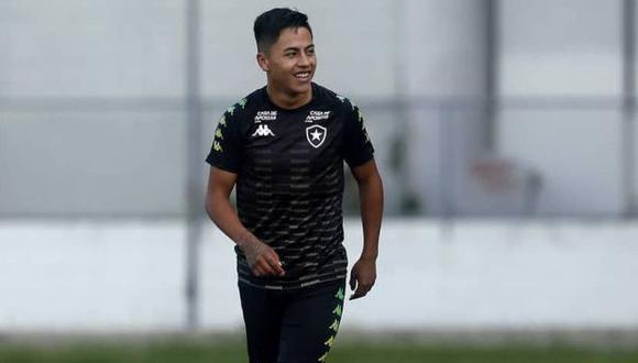 Alexander Lecaros llegó tarde al entrenamiento de este domingo y fue regañado. (Foto: Botafogo)