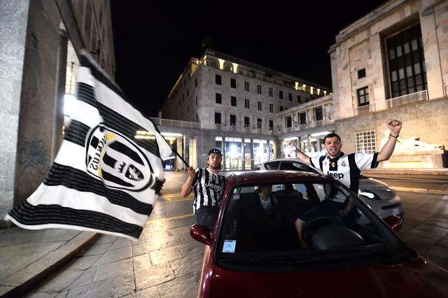 Así festejaron los hinchas de la Juventus el noveno 'Scudetto' consecutivo | Foto: REUTERS