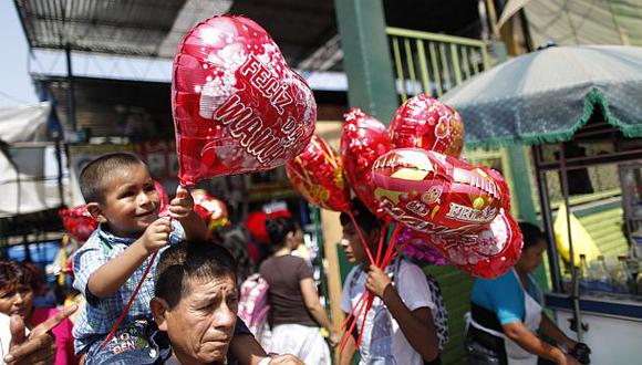 Los políticos peruanos saludaron a las madres en su día