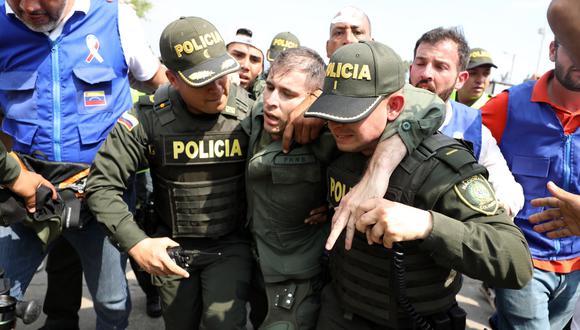 Desde que Guaidó se convirtió en presidente encargado de Venezuela, cientos de miembros de las Fuerzas Armadas desertaron hacia Colombia y Brasil. (Archivo AP)