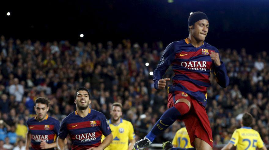 Neymar y Suárez dejan al Barcelona a un paso de los octavos  - 1