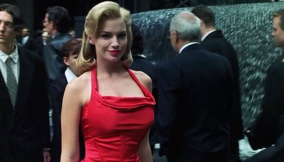 ¿Qué representa el personaje de la mujer vestida de rojo en la película de 1999? Aquí los detalles (Foto: Warner Bros.)