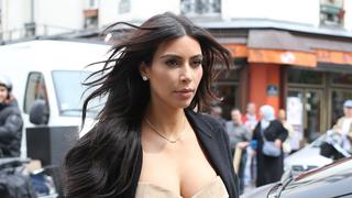 Kim Kardashian sorprende a fanáticos con nuevo look