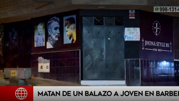 La barbería Jhonas Style BS, ubicada en el cruce de la calle Niños mártires y Bolognesi en Independencia, fue acordonada para que los detectives. (América Noticias)