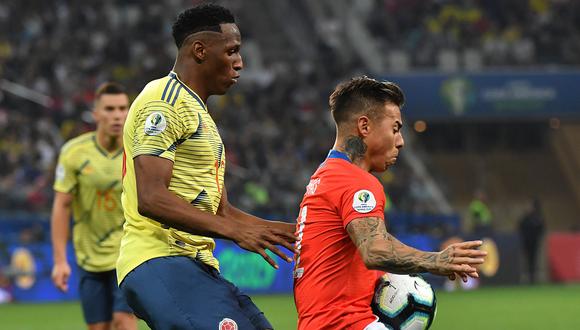 Chile juega con Colombia en Santiago por Eliminatorias Qatar 2022. ¿Qué canales de TV y links streaming pasarán el partido en vivo online? Conoce todos los detalles aquí. (Foto: AFP)