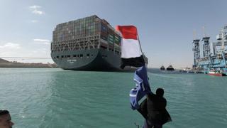 3 claves sobre la operación con la que desencallaron al carguero Ever Given en el Canal de Suez 