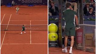 Tsitsipas lanzó un pelotazo que casi golpea a Alcaraz en el rostro y perdió el set | VIDEO