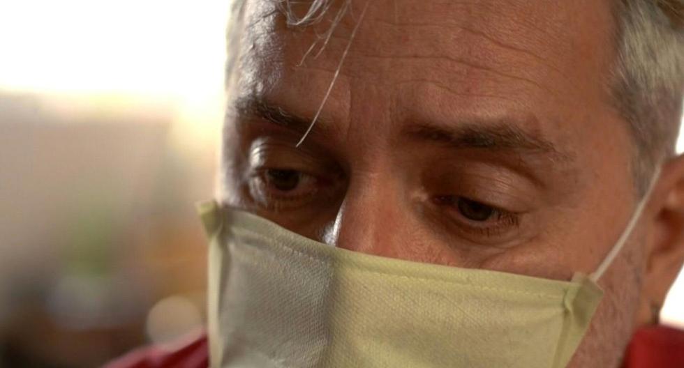 El abogado brasileño Ricardo Garroux, quien se recuperó de coronavirus después de pasar dos semanas en el mismo hospital donde su madre murió de la enfermedad. (Foto: AFP/FLORENCE GOISNARD).