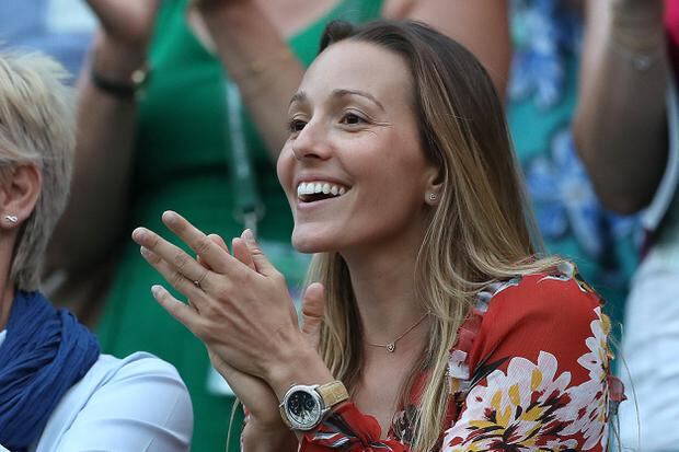 Jelena Djokovic alentando a su esposo en un partido de tenis (Foto: AFP)