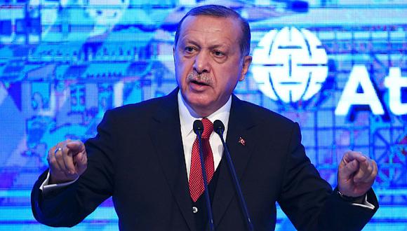 Turquía lanza purga política y prohíbe programas de citas en TV