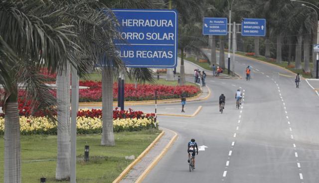 El tránsito vehicular en el tramo entre Chorrillos y Barranco fue cerrado. (Foto: Renzo Salazar)
