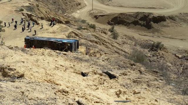 Bus cayó a abismo en vía Talara - Tumbes dejando 5 muertos - 1