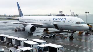 EE.UU.: Desalojan a varias personas de un vuelo de United Airlines porque un pasajero tenía tos