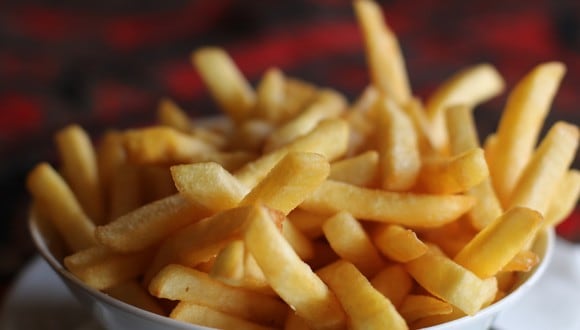 Conoce el truco de cocina para que tus papas fritas del día anterior vuelvan a estar crujientes. (Foto: Pexels/Dzenina Lukac).