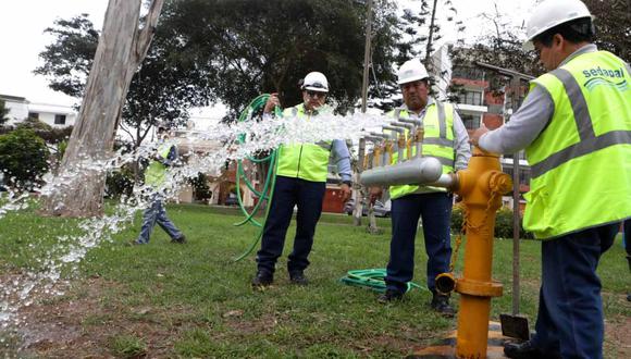 Puntos de abastecimiento de agua en Chorrillos. Fotos: Alessandro Currarino / @photo.gec