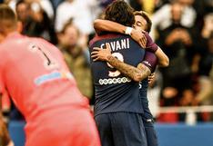 Cavani anotó gol con asistencia de Neymar y se juntaron en emotivo abrazo