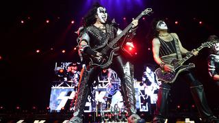 Kiss dará concierto bajo el mar para tiburones blancos 