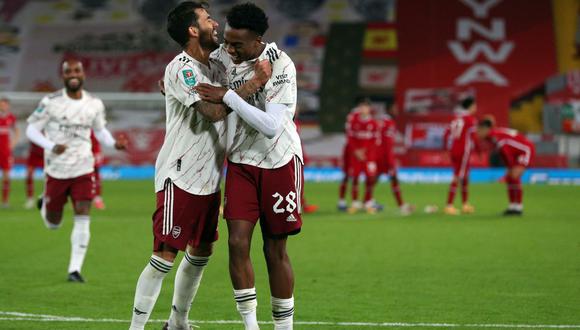 Arsenal se quedó con el pase a los cuartos de final de la Copa de la Liga inglesa tras eliminar al Liverpool. (Foto: AFP)