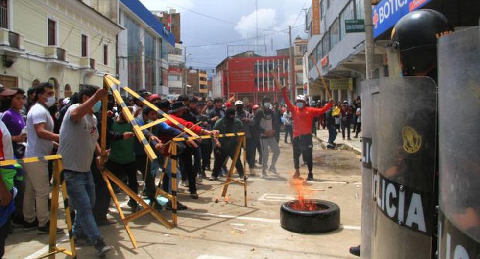 Los enfrentamientos iniciaron en horas de la mañana en el centro de Huancayo.  FOTOS : Jeferson Meza  @photo.gec