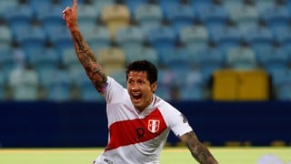 Gianluca Lapadula le dedicó los goles que metió frente a Paraguay a sus hijas