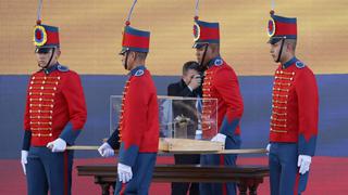 La reacción del rey de España al ver la espada de Bolívar en la toma de posesión de Gustavo Petro | VIDEO