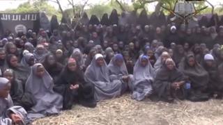 Nuevo video de Boko Haram muestra a las niñas secuestradas