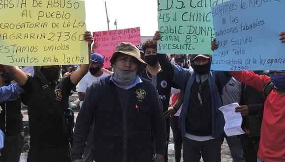 Trabajadores de agroexportación de Ica protestan para exigir la derogatoria de la Ley de Promoción Agraria. (Foto: Hugo Curotto)