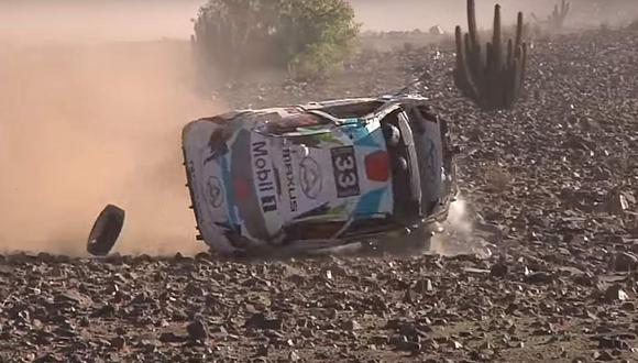 El video subido a YouTube deja ver cómo pierden el control del auto y dan varias vueltas de campana, siendo captados a muy corta distancia del dron. (YouTube)